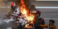 Galerie: Alfa Romeo von Kimi Räikkönen fängt Feuer