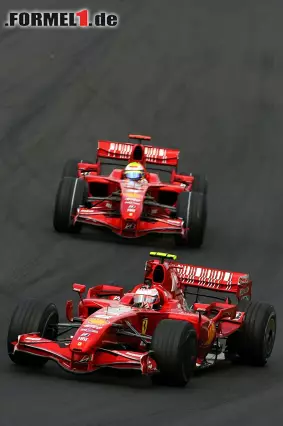 Foto zur News: 2007 fuhren die beiden Ferraris nur selten zusammen: Platz zwei für Räikkönen, Rang 13 für Massa