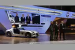 Foto zur News: Das neue Safety-Car, Michael Schumacher, Nico Rosberg und Dieter Zetsche