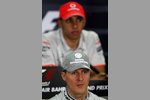 Foto zur News: Michael Schumacher (Mercedes) Lewis Hamilton (McLaren)