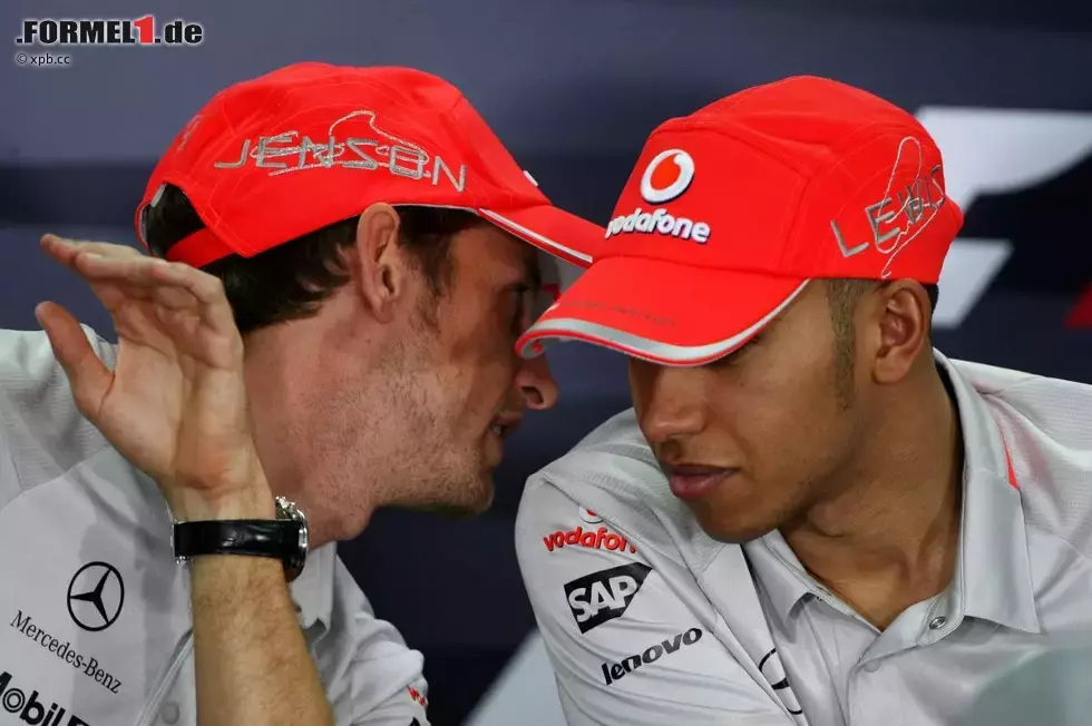 Foto zur News: Jenson Button und Lewis Hamilton (McLaren)