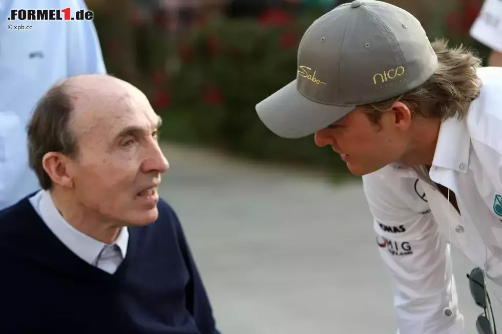 Foto zur News: Nico Rosberg (Mercedes) im Gespräch mit Frank Williams (Teamchef)