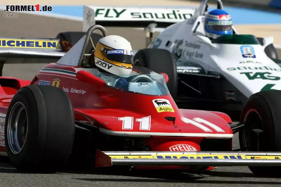 Foto zur News: Jody Scheckter im Ferrari 312 T4 und Keke Rosberg im Williamks-Ford FW08