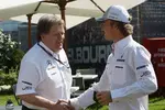 Foto zur News: Norbert Haug (Mercedes-Motorsportchef) und Nico Rosberg (Mercedes)