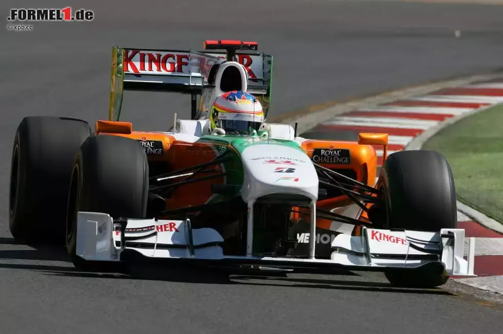 Foto zur News: Paul di Resta (Force India) bei seiner Formel-1-Premiere im 1. Freien Training in Melbourne