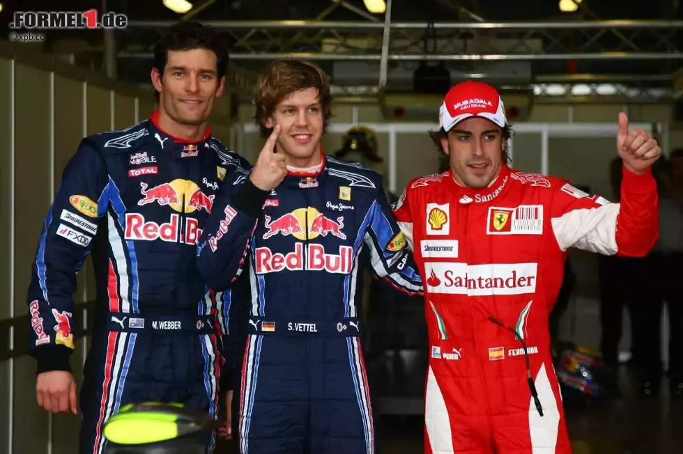 Foto zur News: Mark Webber (Red Bull), Sebastian Vettel (Red Bull) und Fernando Alonso (Ferrari)