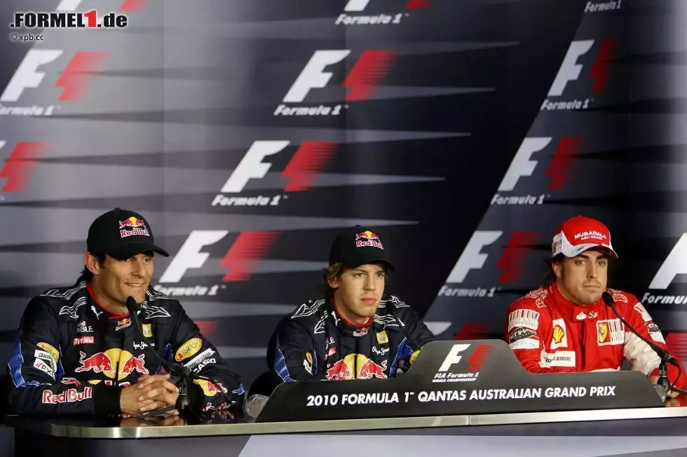 Foto zur News: Mark Webber (Red Bull), Sebastian Vettel (Red Bull) und Fernando Alonso (Ferrari)