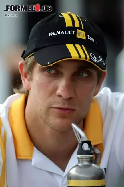 Foto zur News: Vitaly Petrov (Renault)