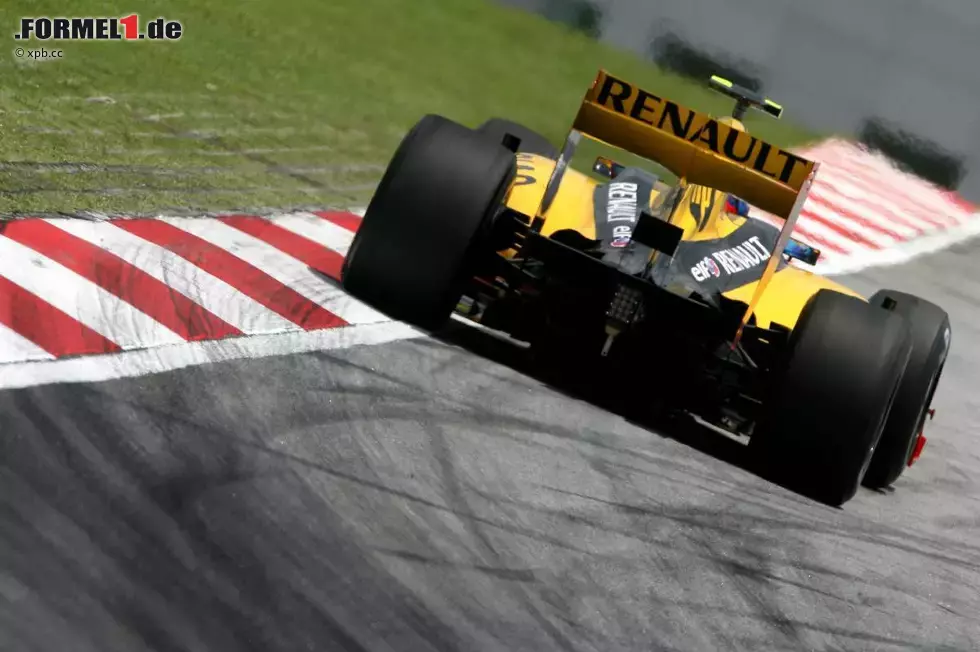 Foto zur News: Vitaly Petrov (Renault)