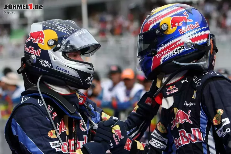 Foto zur News: Sebastian Vettel (Red Bull) und Mark Webber (Red Bull)