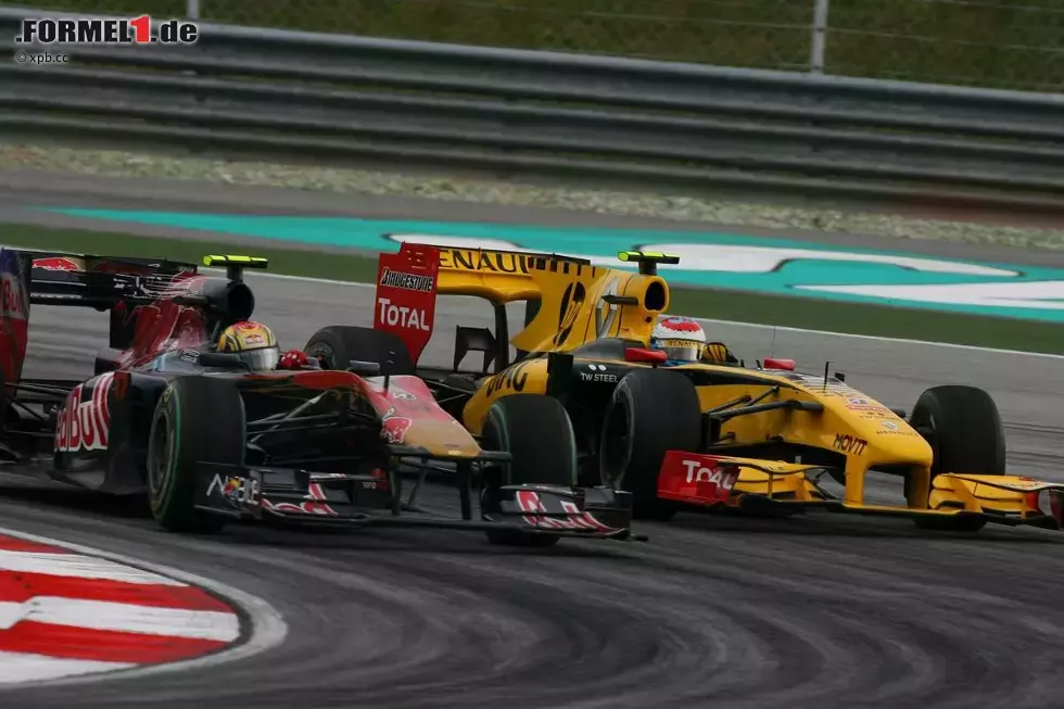 Foto zur News: Jaime Alguersuari (Toro Rosso) und Vitaly Petrov (Renault)