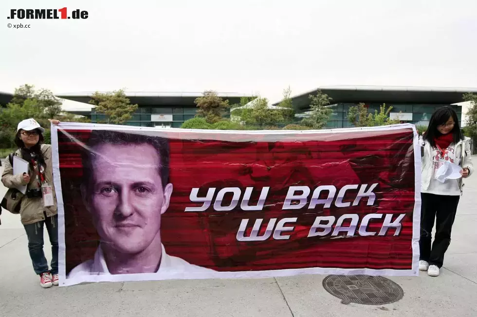 Foto zur News: Fans von Michael Schumacher (Mercedes)