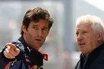 Foto zur News: Mark Webber (Red Bull) und Charlie Whiting (Technischer Delegierte der FIA)