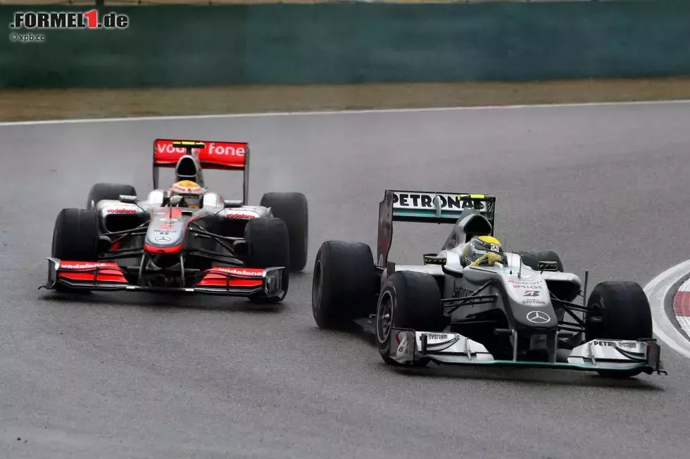 Foto zur News: Nico Rosberg (Mercedes) und Lewis Hamilton (McLaren)