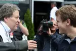 Foto zur News: Norbert Haug (Mercedes-Motorsportchef) und Sebastian Vettel (Red Bull)