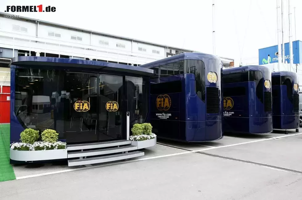 Foto zur News: FIA-Motorhome