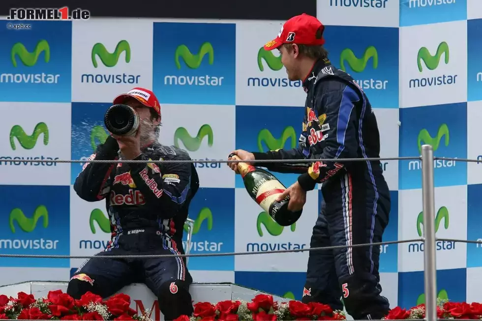 Foto zur News: Mark Webber (Red Bull) und Sebastian Vettel (Red Bull)