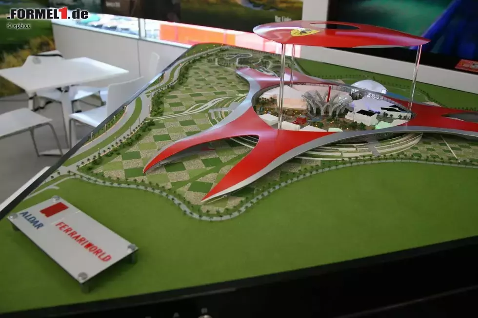 Foto zur News: Modell: Ferrari-Themenpark in Abu Dhabi