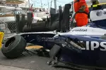 Foto zur News: Das Wrack von Nico Hülkenberg (Williams)