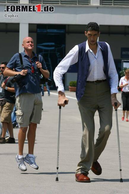 Foto zur News: Sultak Kösen, der größte Mann der Welt