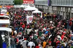 Foto zur News: Pitwalk mit vielen Fans