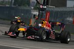 Gallerie: Sebastian Vettel (Red Bull), im Hintergrund Teamkollege Mark Webber