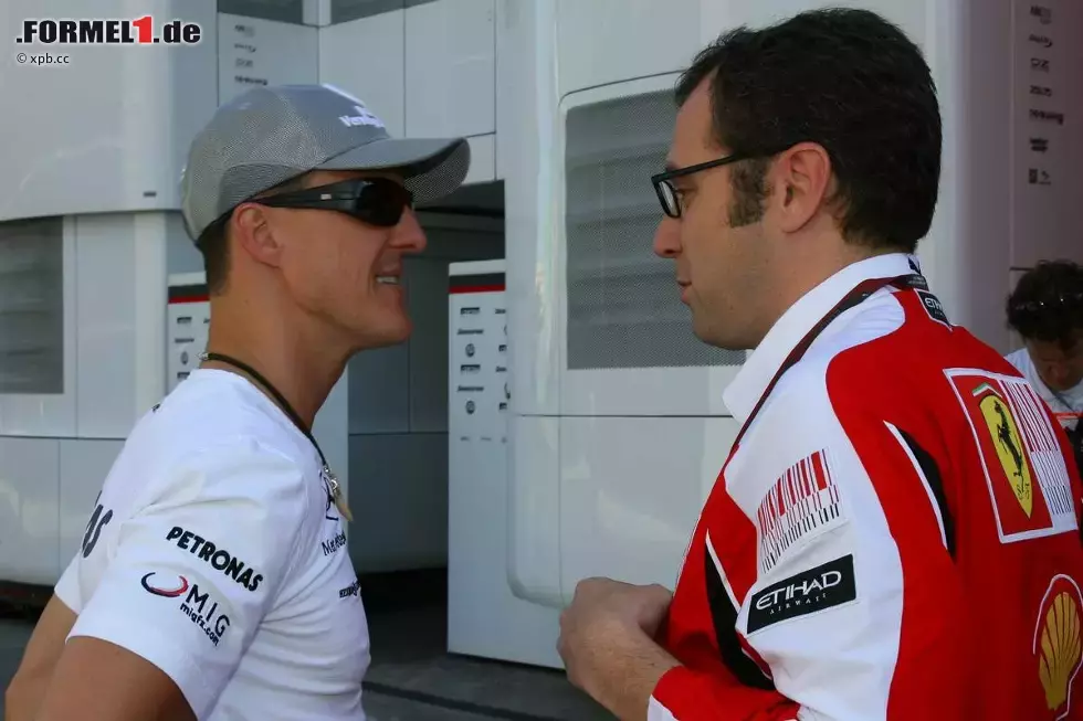 Foto zur News: Michael Schumacher (Mercedes) und Stefano Domenicali (Teamchef)