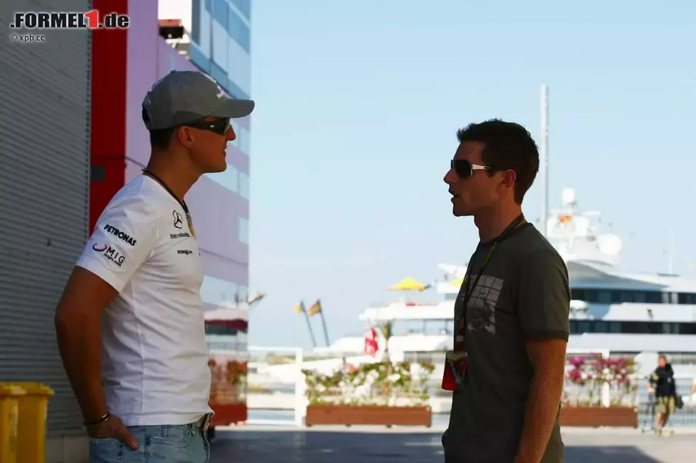 Foto zur News: Michael Schumacher (Mercedes) und Anthony Davidson