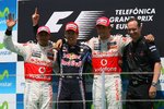 Foto zur News: Lewis Hamilton, Sebastian Vettel (Red Bull) und Jenson Button (McLaren)