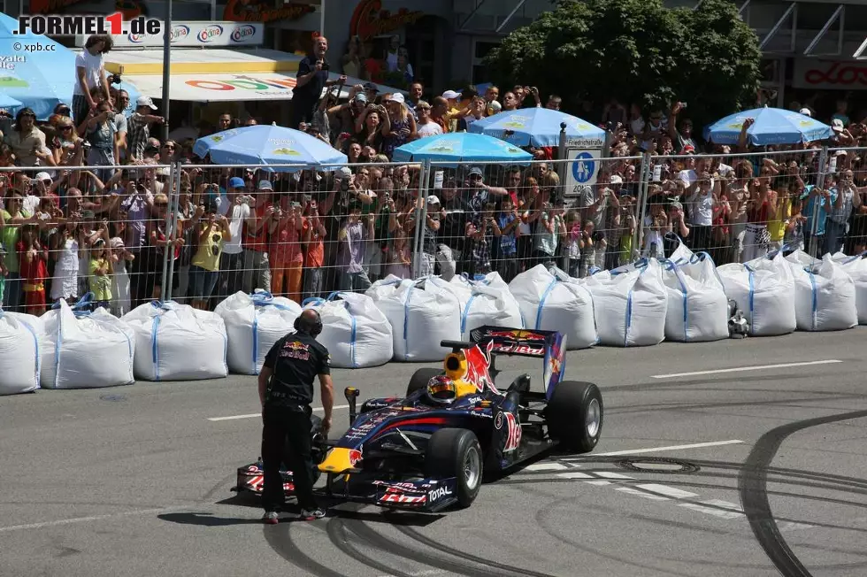 Foto zur News: Sebastian Vettel (Red Bull)