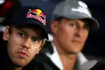 Foto zur News: Michael Schumacher (Mercedes) Sebastian Vettel (Red Bull)