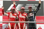 Foto zur News: Felipe Massa (Ferrari,) Fernando Alonso (Ferrari) und Sebastian Vettel (Red Bull)