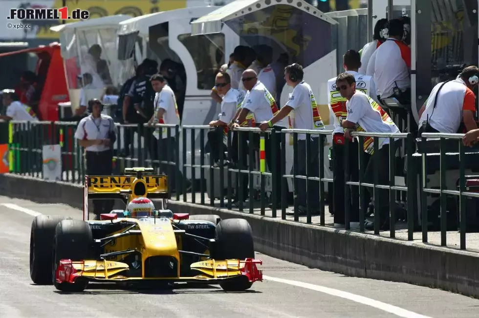 Foto zur News: Vitaly Petrov (Renault)