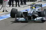 Foto zur News: Nico Rosberg (Mercedes) verliert ein Rad