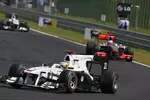 Gallerie: Pedro de la Rosa (Sauber) vor Jenson Button (McLaren)