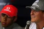 Foto zur News: Michael Schumacher (Mercedes) Lewis Hamilton (McLaren)