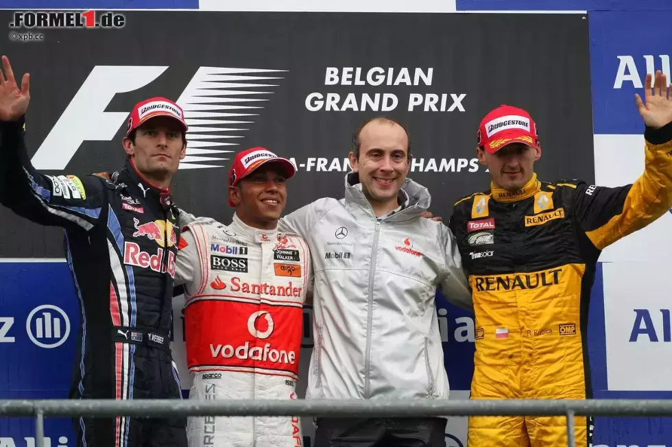 Foto zur News: Mark Webber (Red Bull), Lewis Hamilton (McLaren) und Robert Kubica (Renault)