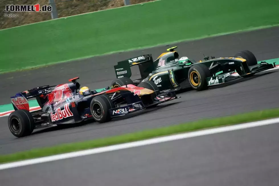 Foto zur News: Jaime Alguersuari (Toro Rosso) und Heikki Kovalainen (Lotus)