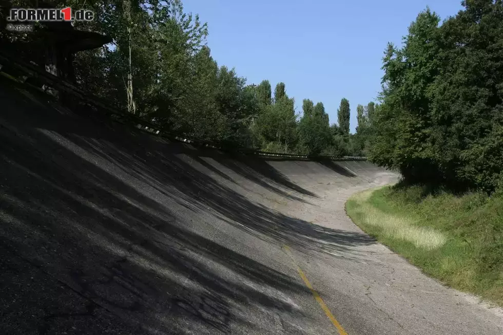 Foto zur News: Blick auf die alte Steilkurve in Monza