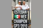 Foto zur News: Erster GP3-Champion Esteban Gutierrez (ART) und Peter Sauber (Teamchef)