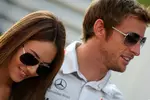 Foto zur News: Jenson Button (McLaren) mit Freundin Jessica Michibata