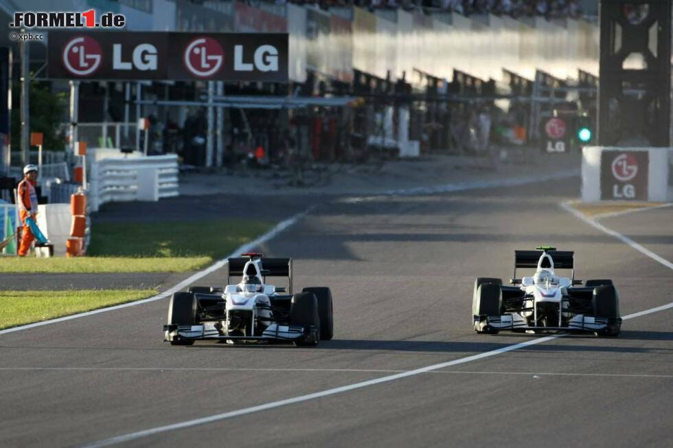 Foto zur News: Nick Heidfeld (Sauber) und Kamui Kobayashi (Sauber)