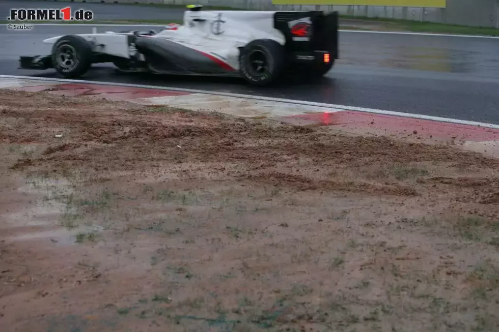 Foto zur News: Kamui Kobayashi lässt im Sauber den Schlamm links liegen