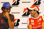 Foto zur News: Bruno Senna (HRT) und Felipe Massa (Ferrari)