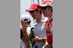 Foto zur News: Jenson Button (McLaren) und Fernando Alonso (Ferrari)