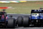 Foto zur News: Jaime Alguersuari (Toro Rosso) und Rubens Barrichello (Williams)