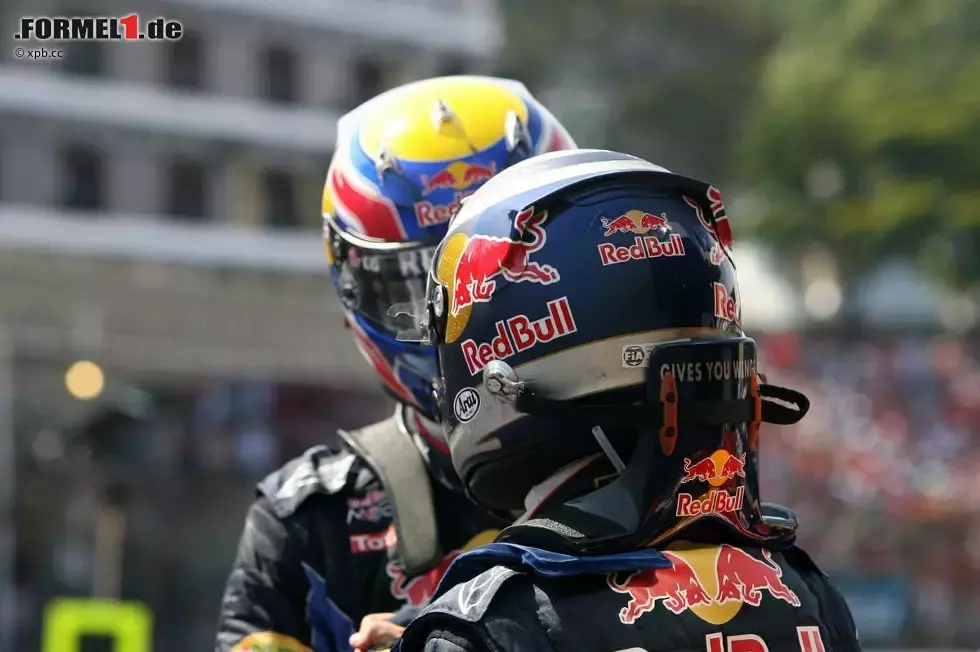 Foto zur News: Mark Webber und Sebastian Vettel (Red Bull)