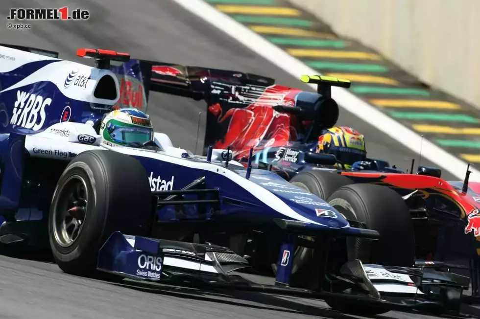 Foto zur News: Rubens Barrichello (Williams) und Jaime Alguersuari (Toro Rosso)