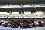 Foto zur News: Gruppenfoto bei Red Bull