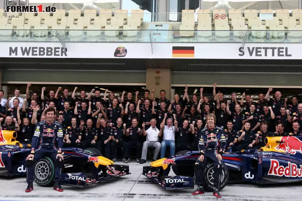 Foto zur News: Gruppenfoto bei Red Bull